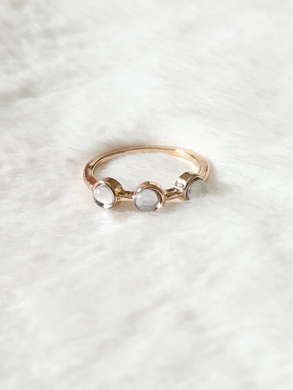 5/$15 🩷 MUST BUNDLE Gold Tone Ring with Three Clear White Stone Accents